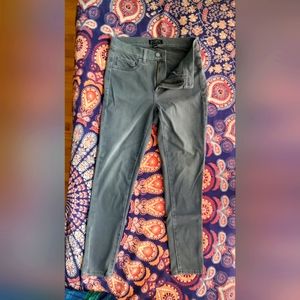 Banana Republic, super stretch legging fit jeans. Never worn!